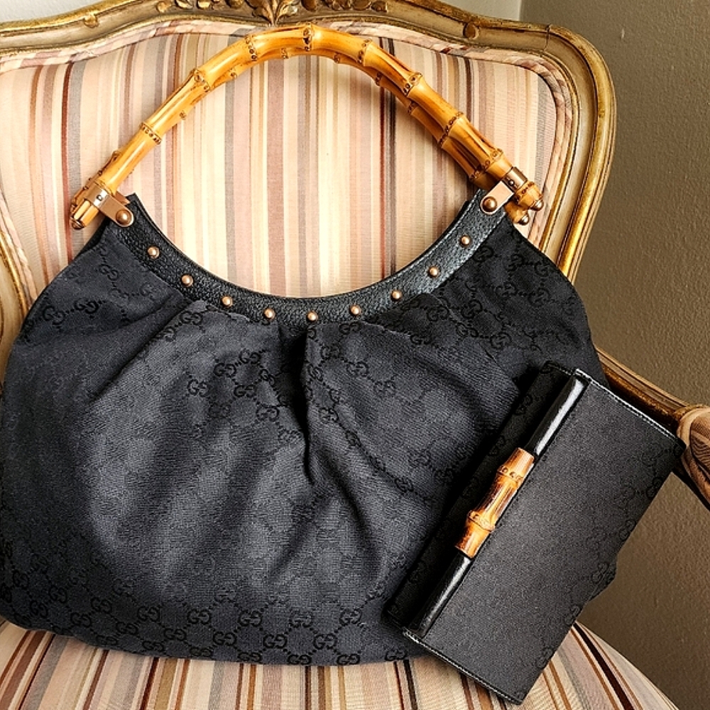 GUCCI Monogrammed Wallet with Bamboo Closure in Black I Size 7' X 3.5' inch - Picture 15 of 15
